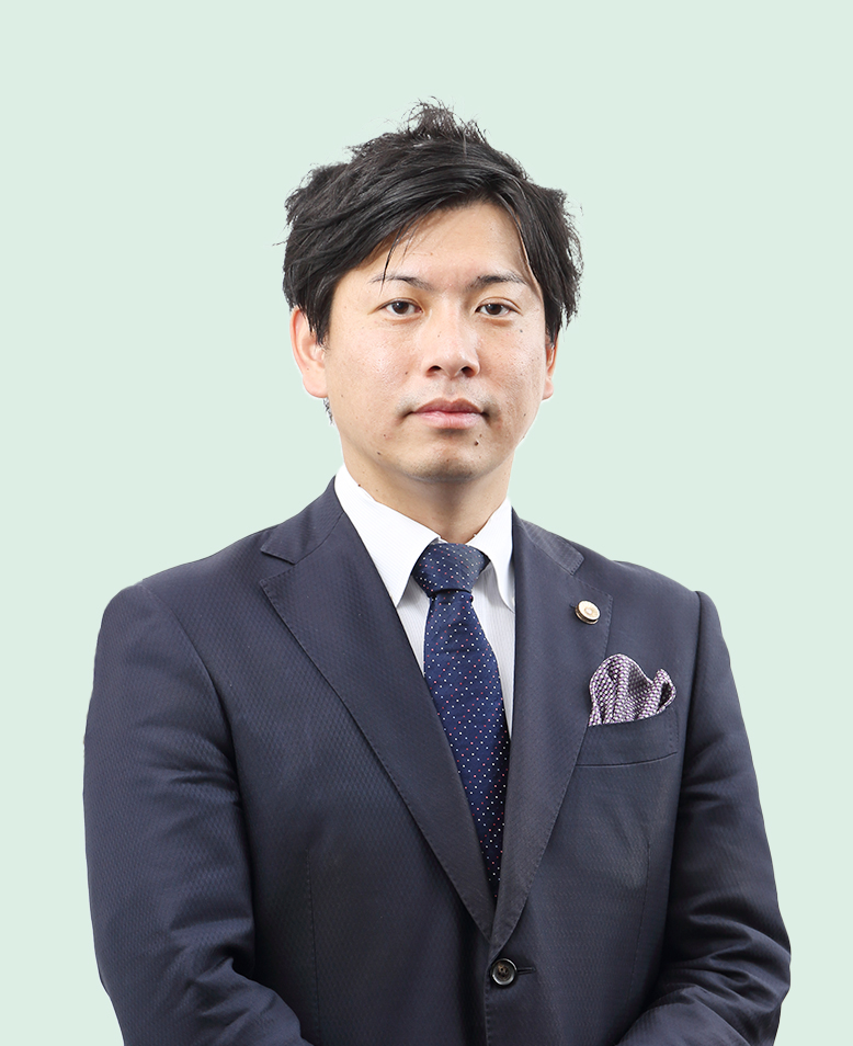 代表弁護士・税理士・社会保険労務士 菰田 泰隆 （Yasutaka Komoda）