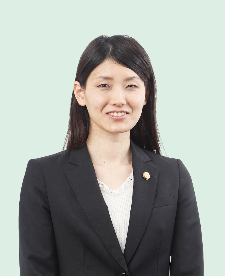 弁護士・社会保険労務士・税理士　中山 恵（Megumi Nakayama）